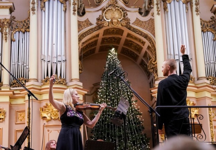 РІЗДВО У ЛЬВІВСЬКІЙ ФІЛАРМОНІЇ РІЗДВО У ЛЬВІВСЬКІЙ ФІЛАРМОНІЇ