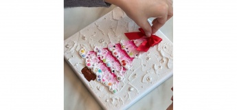 Новорічна картина фактурною пастою