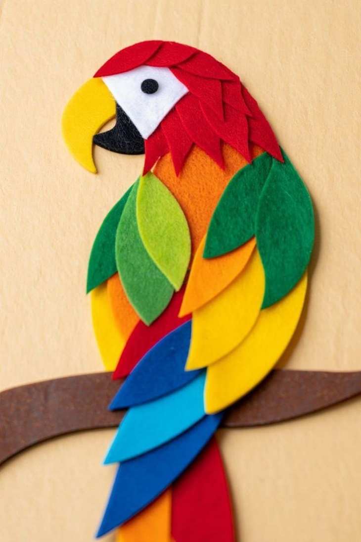 Папуга з фетру
