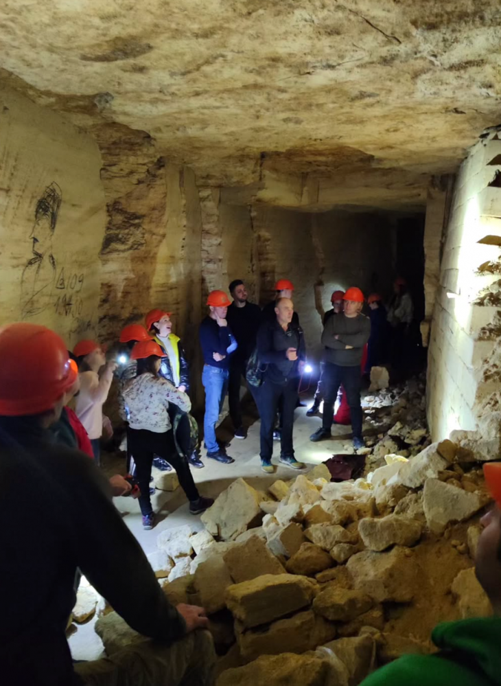 Екскурсія до Катакомб під Розумовською
