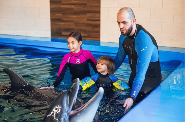 Юний тренер дельфінів