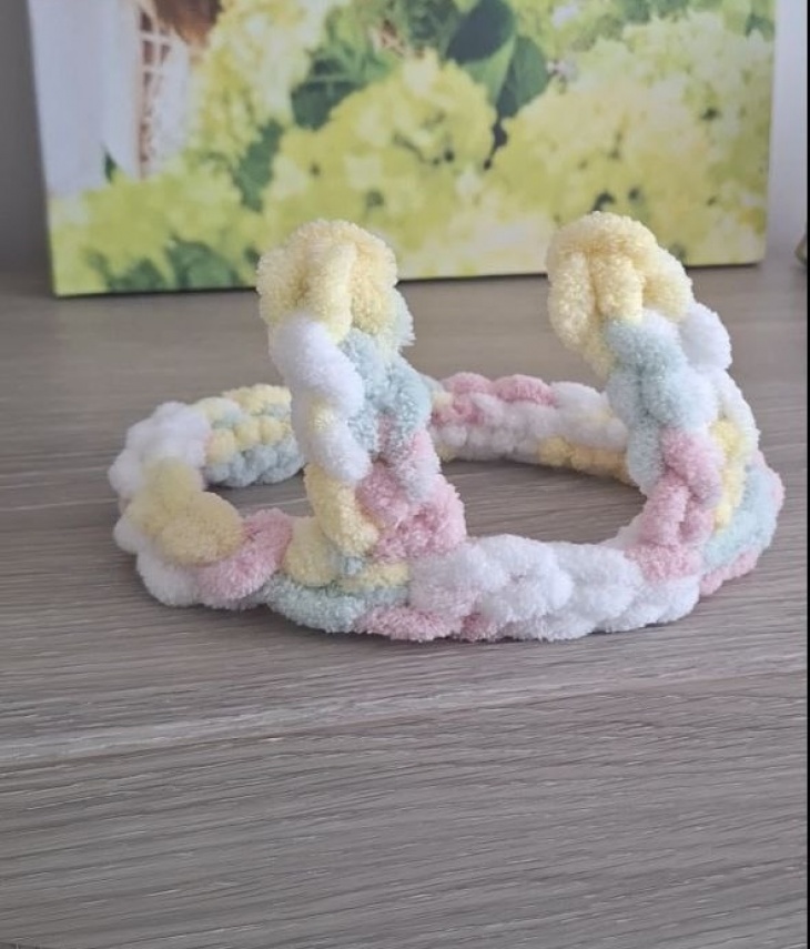 Обруч на голову з пряжі