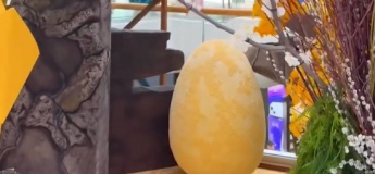 Фотозона у ТРЦ "Nikolsky"