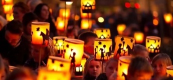 Хода з ліхтариками дітей — Свято Світла