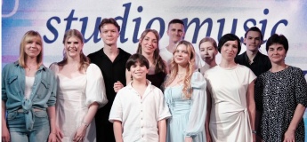 Благодійний святковий концерт музичної студії «Therapy»