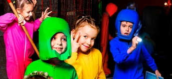 Шалене свято в AMONG US