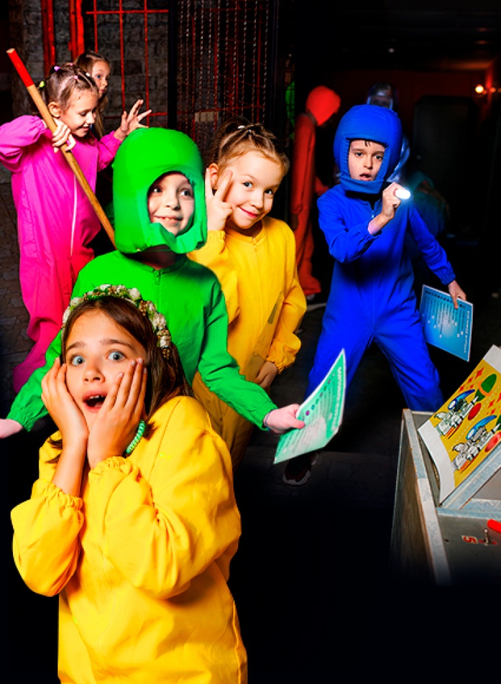 Шалене свято в AMONG US Шалене свято в AMONG US