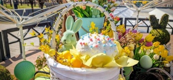 Декорации к Пасхе в саду Шевченко