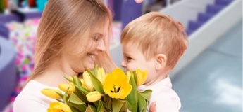 День матери в Fly Kids