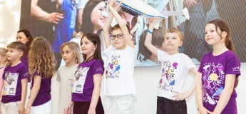 Річні програми для 0–11 класів, студентів та дорослих