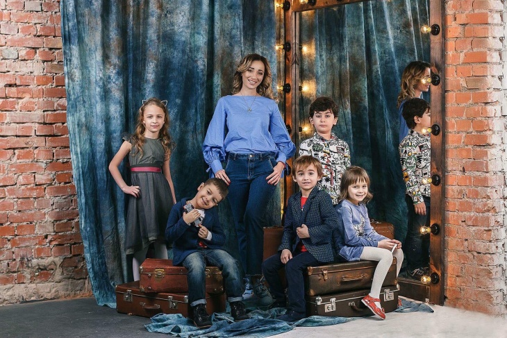 Vika Frolova Fashion School