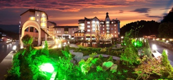 Мережа готельних комплексів "Три сини та донька"