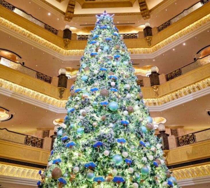 Christmas Eve at Emirates Palace Christmas Eve at Emirates Palace